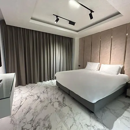 Crowne *