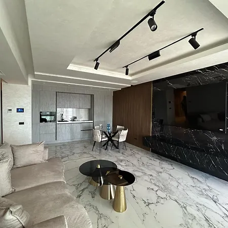 Crowne アパート ママイア